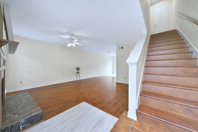 Foto del edificio - 9901 Sharpcrest St