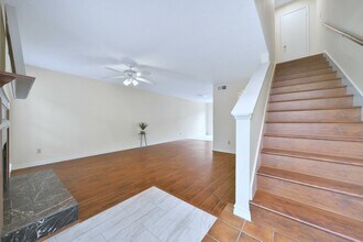 Building Photo - 9901 Sharpcrest St