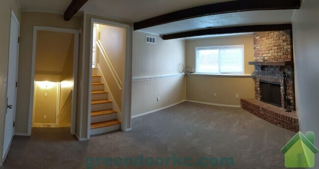 Building Photo - 1600 E Cedar Pl