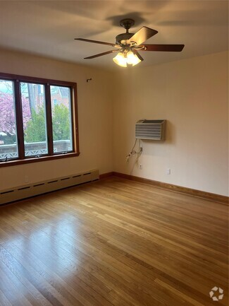 Building Photo - 84-11 60th Dr