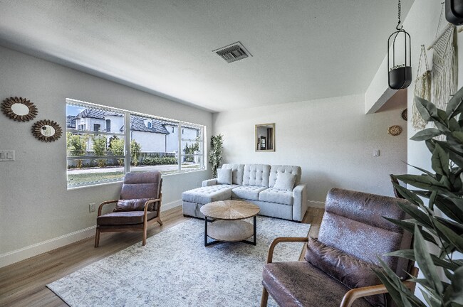 Foto del edificio - 1829 Towhee Ln