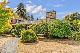 Building Photo - 3535 43rd Ave W