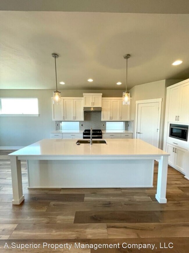 Foto del edificio - 3 br, 2.5 bath House - 3755 NE Oakside Loop