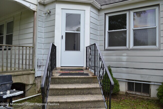 Building Photo - 442 Cottrell Rd