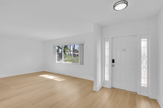 Foto del edificio - 905 Sunset Rd