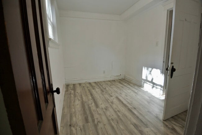 Foto del edificio - 3801 N Lakewood Ave #Gdn