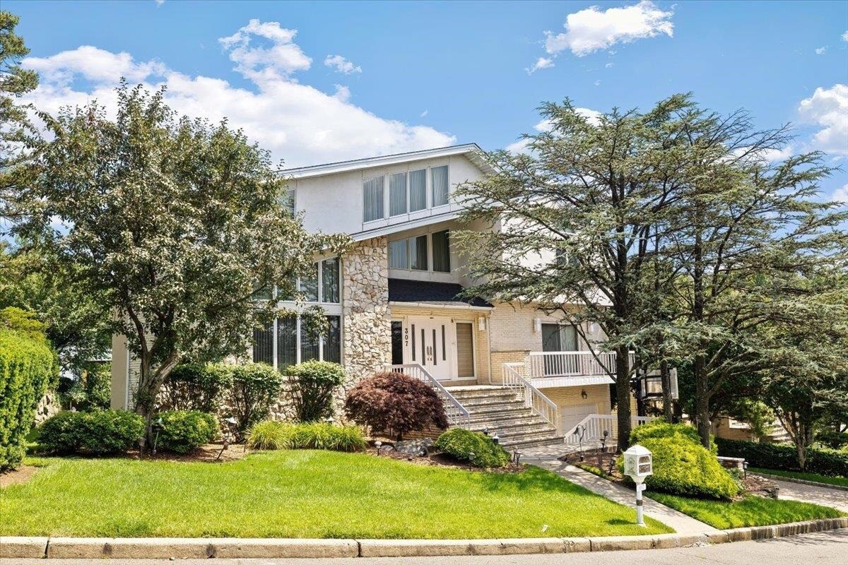 307 Center St, Englewood Cliffs, NJ 07632 House for Rent in Englewood