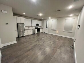 Building Photo - 2401 Crawford St