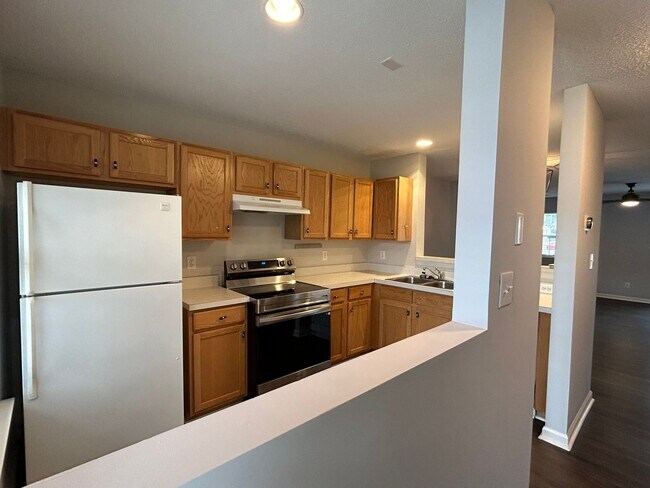Foto del edificio - Amazing 2 bedroom 2.5 bathroom townhouse i...