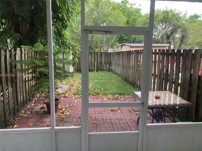 Building Photo - 14148 SW 93rd Ln