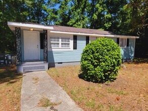 Building Photo - 596 Fredrick St