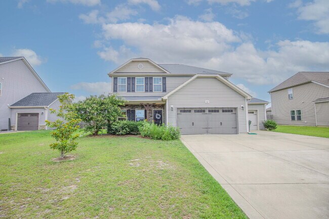 Foto del edificio - "Charming 3-Bed Home with Granite Elegance on Nessee Street, Fayetteville!"