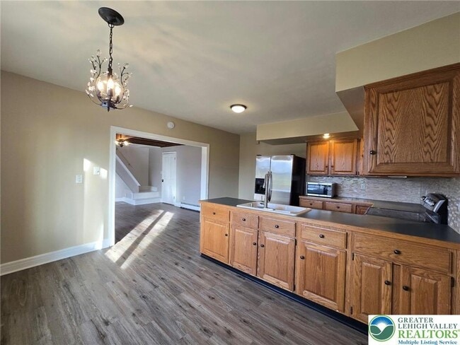 Building Photo - 505 Penn St