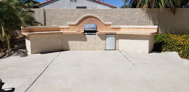 Foto del edificio - 9371 Santa Fe Rose St