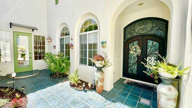 Foto del edificio - Stunning Two-Story Estate Home in the Gate...