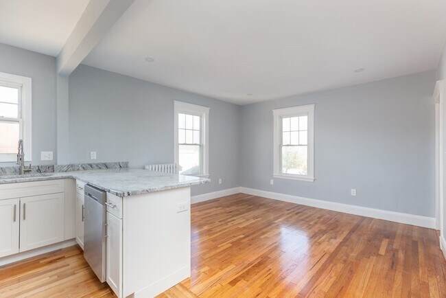 Building Photo - 178 Highland Ave