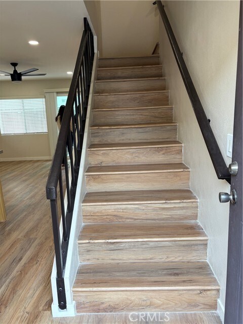Foto del edificio - 570 E Cypress St