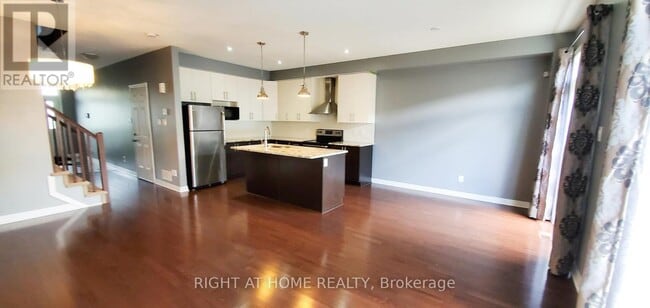 Building Photo - 617 Sunburst St