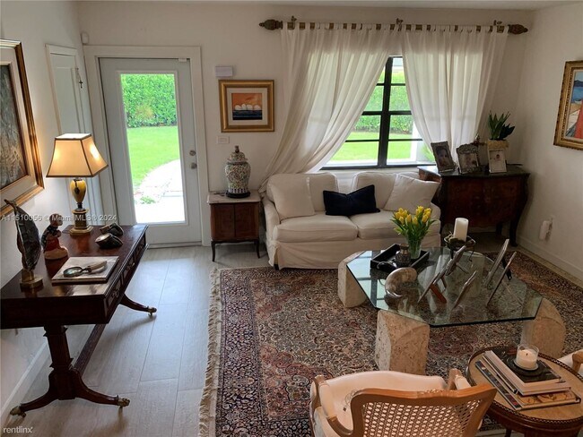 Foto del edificio - 3 br, 3 bath House - 6811 SW 52nd St