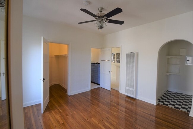 Building Photo - 2064 Argyle Ave