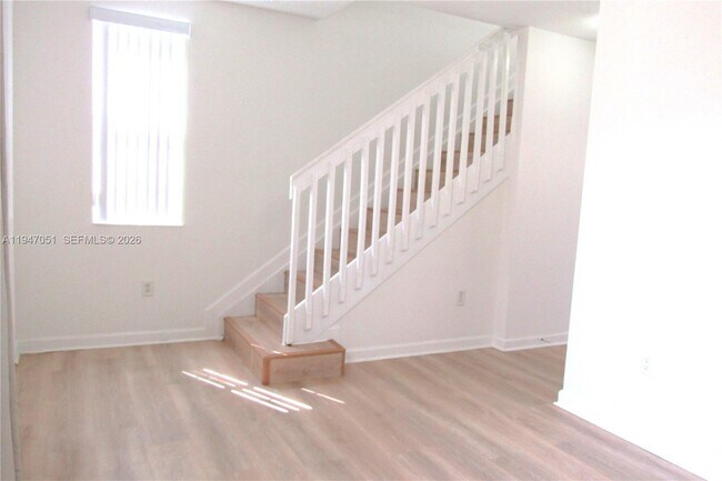 Foto del edificio - 1485 NE 33rd Rd