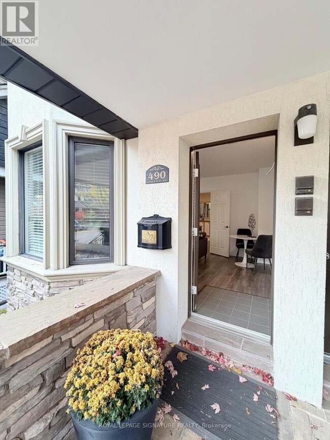 Photo du bâtiment - 490 Windermere Ave