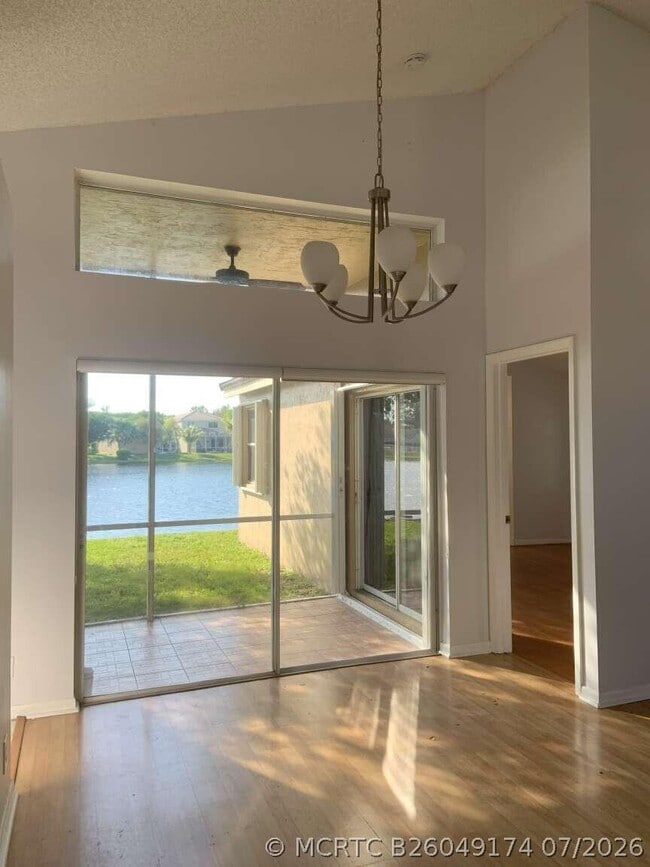 Building Photo - 856 Stanton Dr