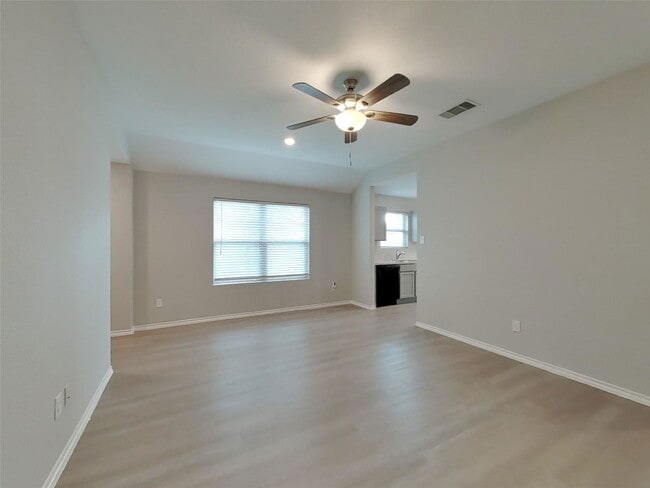 Building Photo - 11151 N Lake Mist Ln