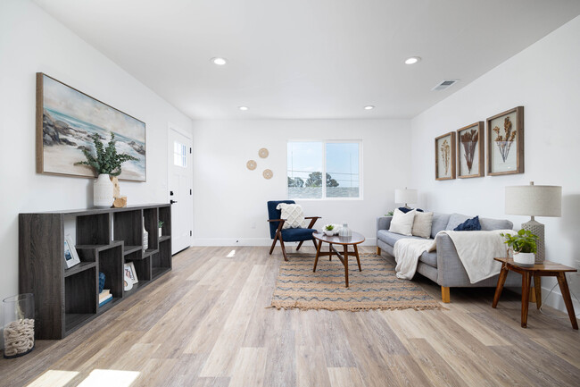 Foto del edificio - 6744 N Elman St