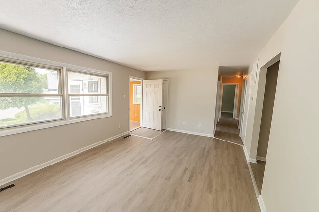 Foto del edificio - 4071 Sawyer St