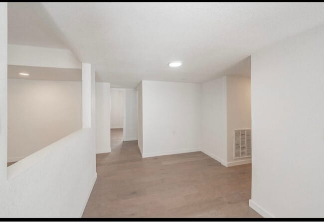 Building Photo - 3506 S Elm Dr