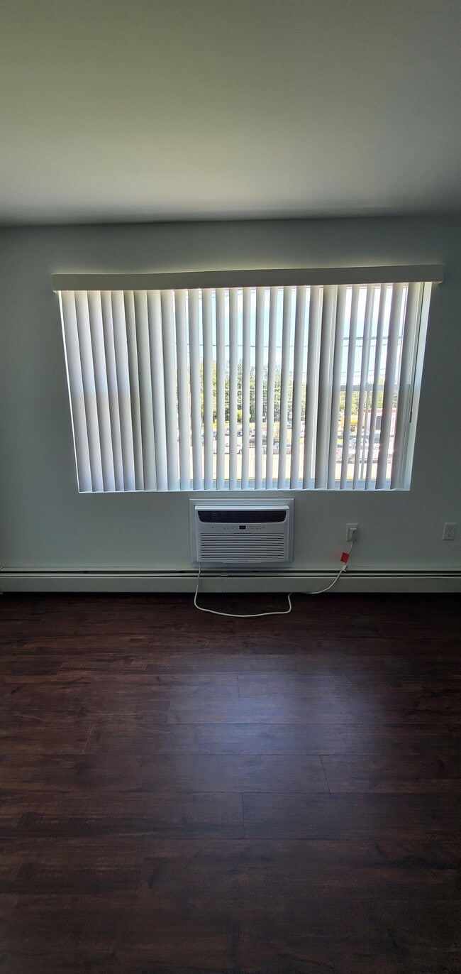 99 Cluff Crossing Rd, Salem, NH 03079 Townhome Rentals in Salem NH