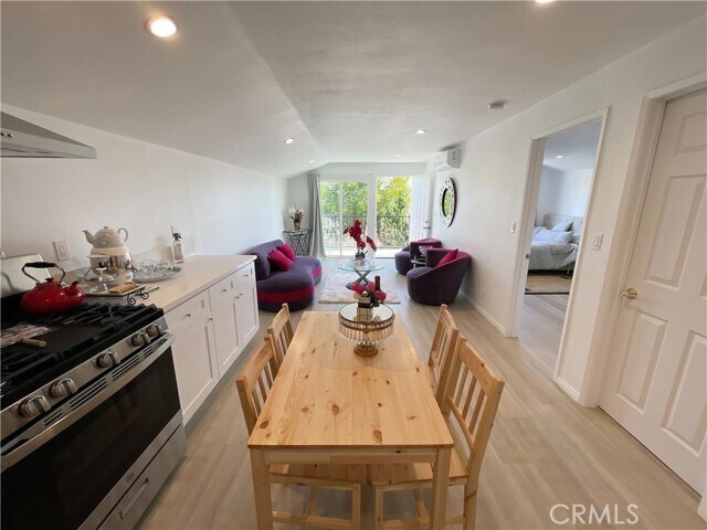 Foto del edificio - 19153 Clymer St