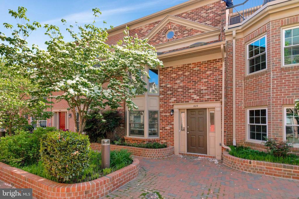 Foto principal - 609 N Tazewell St