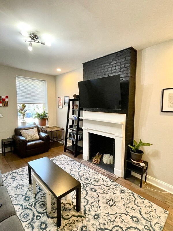Foto del edificio - 244 S Washington St