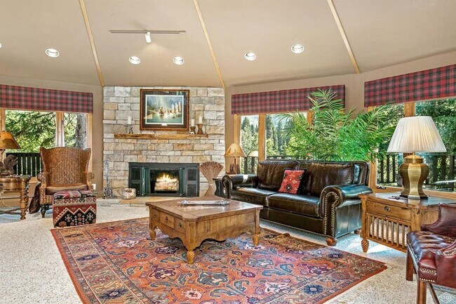 Foto del edificio - Classic Vail Retreat with 2 Kitchens, Loft Office, and 2-Car Garage