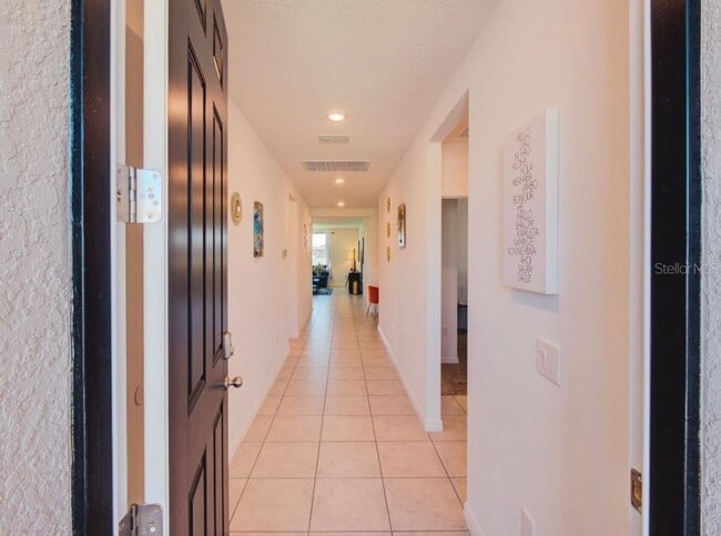 Building Photo - For Rent: Spacious 4 Bed, 2 Bath Home in P...