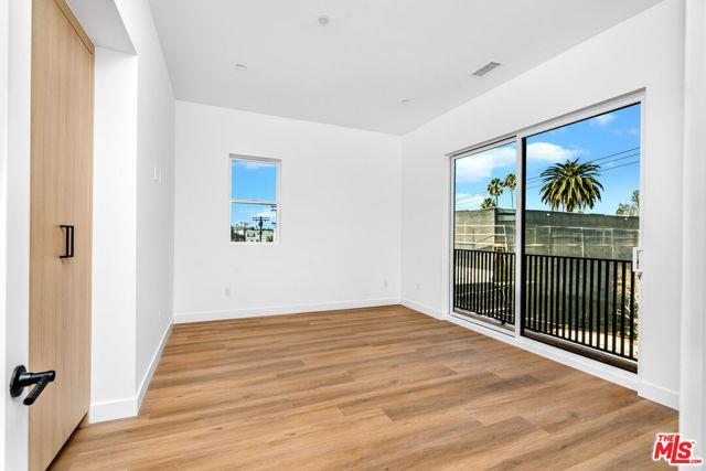 Foto del edificio - 10821 Morrison St