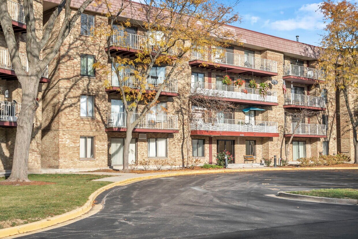 Primary Photo - 5400 Astor Ln