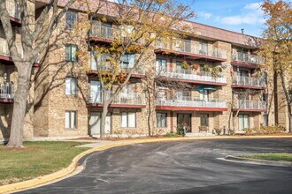 Building Photo - 5400 Astor Ln