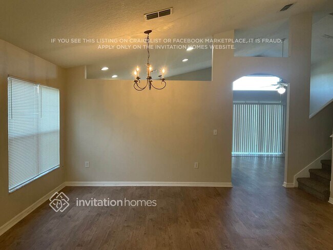 Building Photo - 4202 Roberta Dr