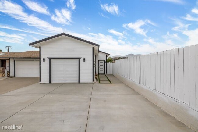 Building Photo - 2 br, 1.5 bath House - 14410 Garden rd