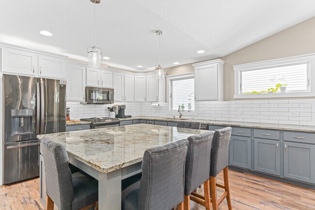Foto del edificio - 898 Brentwood Cir