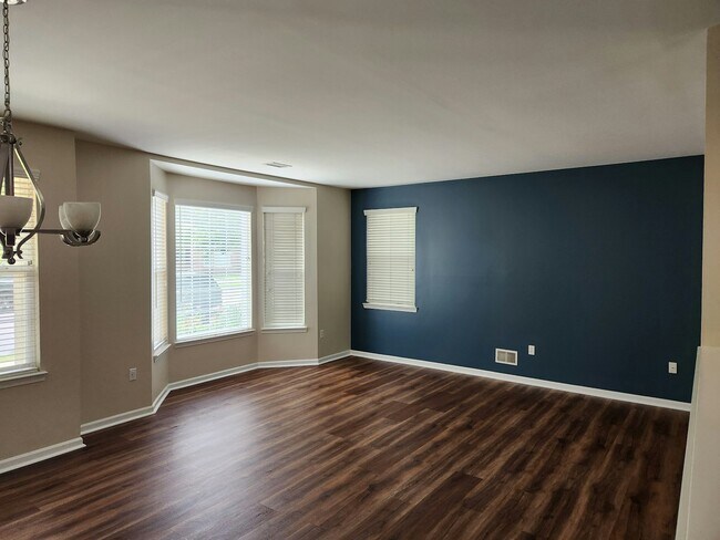 Foto del edificio - 47624 Pembroke Dr