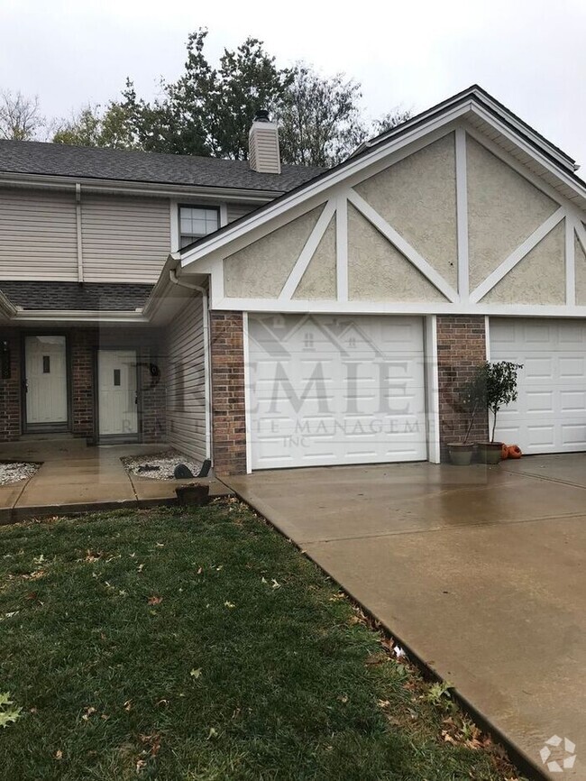 Building Photo - 3560 NE Independence Ave
