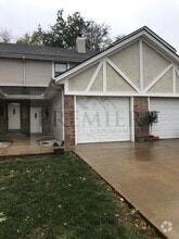 Building Photo - 3560 NE Independence Ave