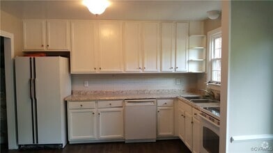 Building Photo - 1802 Cambridge Ct