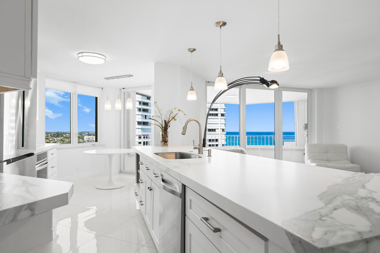 Primary Photo - 550 S Ocean Blvd