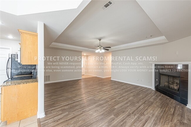 Building Photo - 1674 N Hazeltine Dr