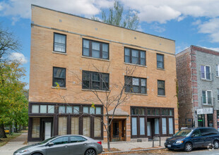 Building Photo - 936 N Damen Ave